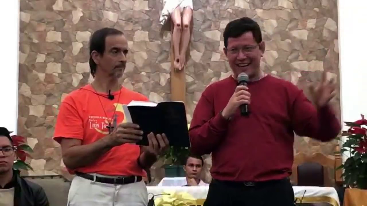 Padre luis toro le da tremenda ense&ntilde;anza a joven mormon.