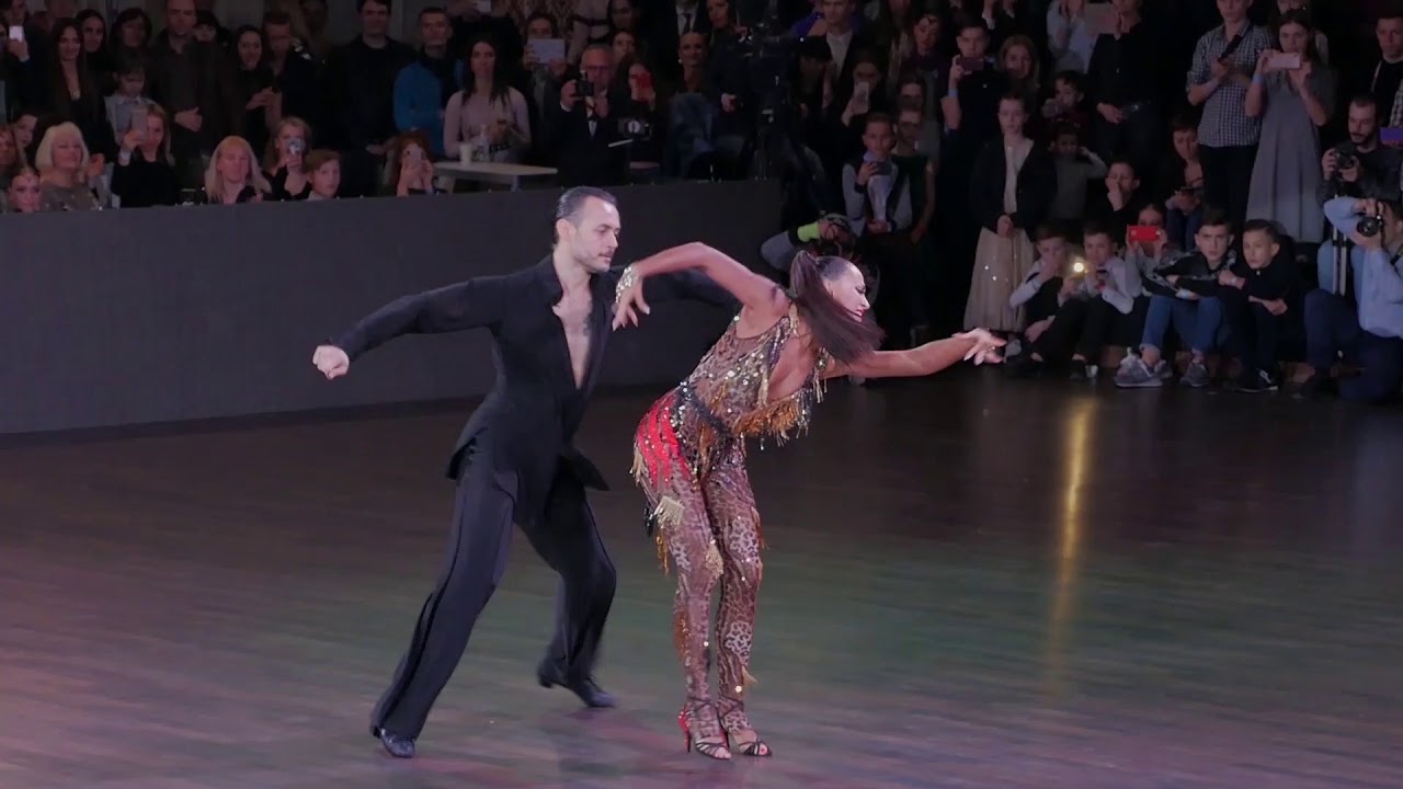 Ukrainian Ball 2019. Slavik Kryklyvyy & Karina Smirnoff. Samba