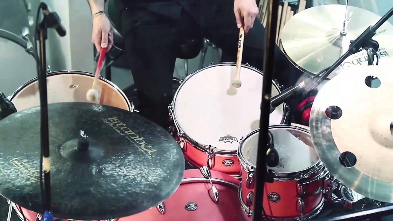 Random Drumdealer Italo Arauz Velásquez