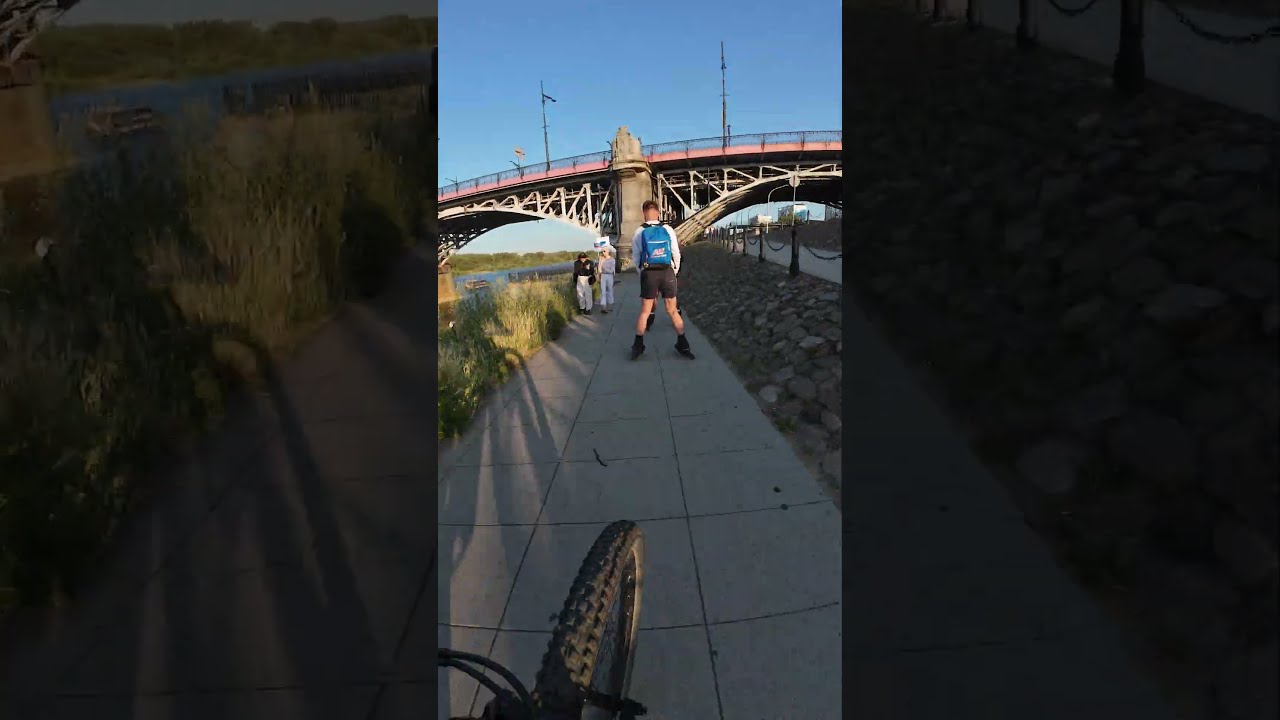 Z centrum Warszawy na Bulwary Wiślane  #shorts #rower i #timelapse
