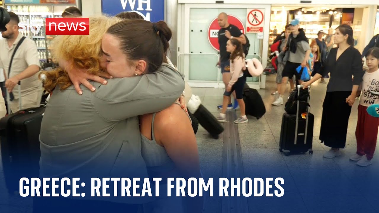 Greece wildfires: Hundreds retreat from Rhodes