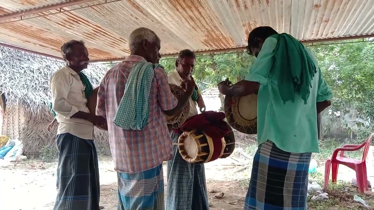 அடித்து நொறுக்கும் பறை இசை