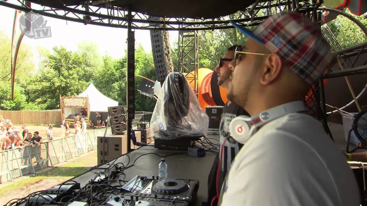 Tomorrowland 2013 - Davoodi & Bestien