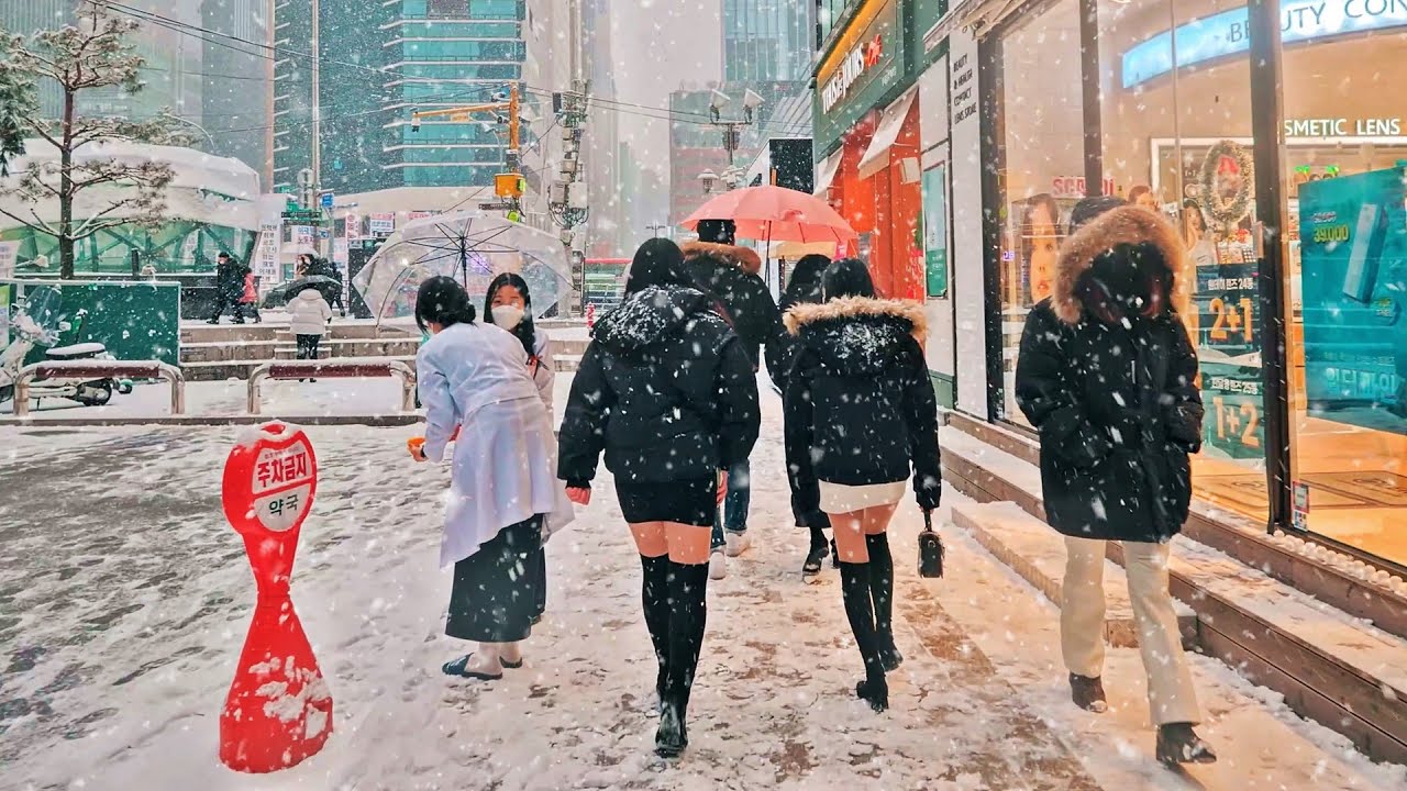 [4K] Seoul Heavy Snow to Blizzard Walk -Gangnam,Namsan,Hongdae,Myeongdong ASMR 2022 | 서울 폭설과 눈내리는 풍경
