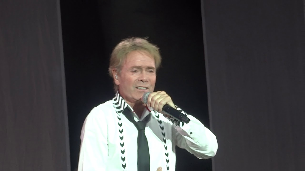 Cliff Richard - Greenwich 01/07/19 - HeartBreak Hotel