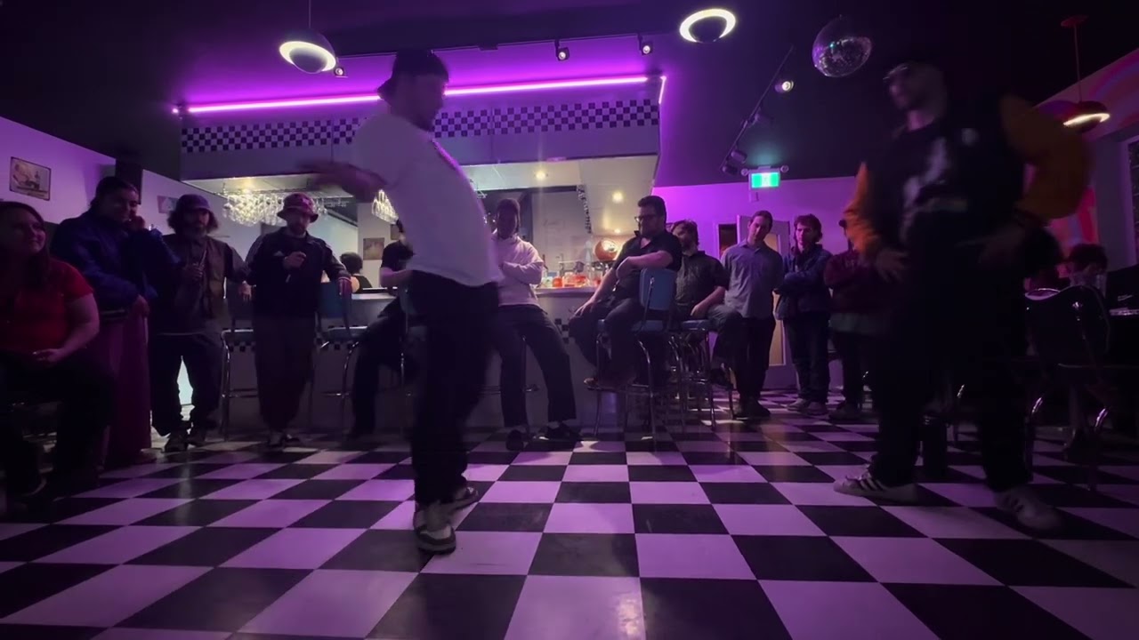 MadMike vs Lord  Popping Exhibition Battle