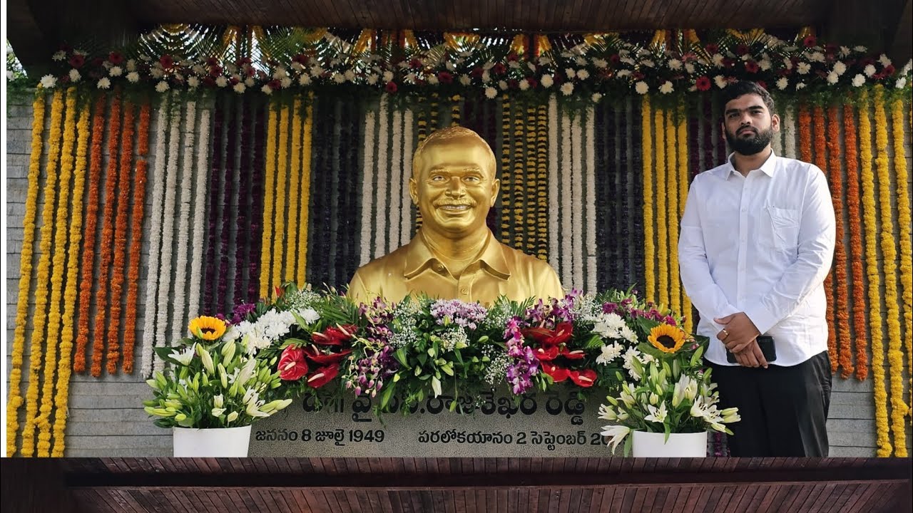 Paid tributes to YSR Garu at YSR ghat 📍 Idupulapaya