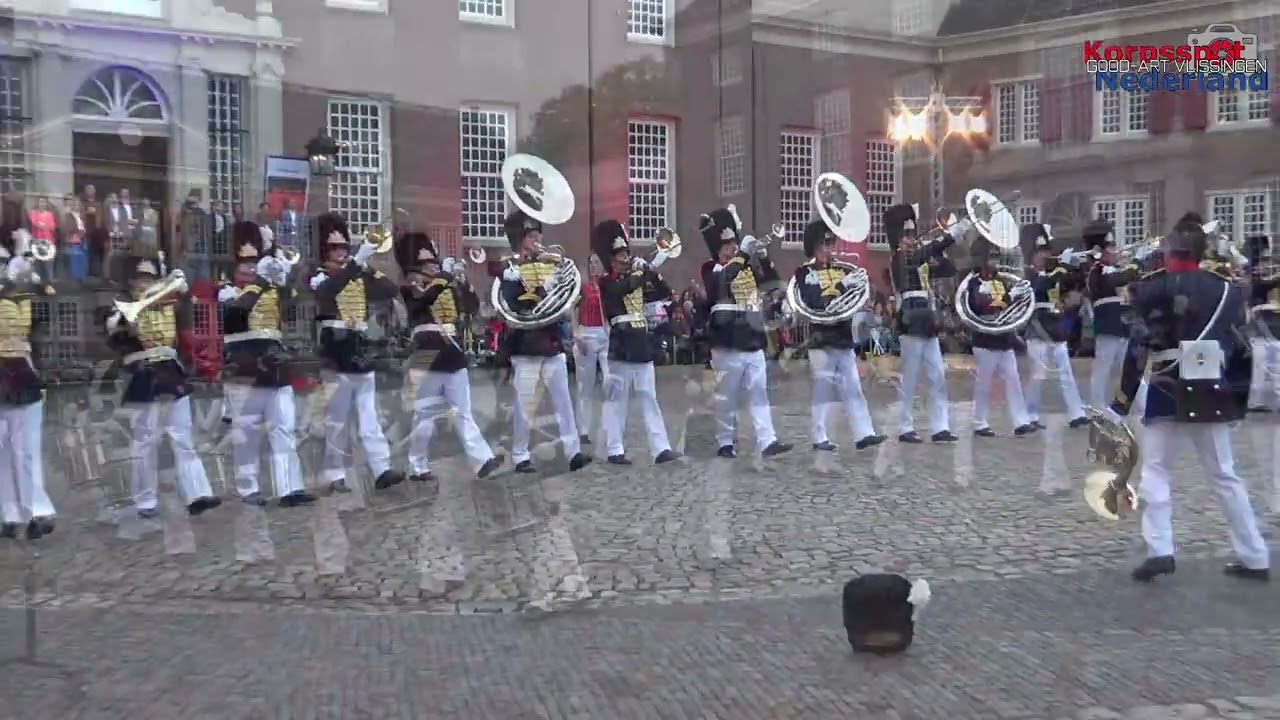 Drum  en Showband Adest Musica tijdens Bevrijdings Taptoe Zeist 2023