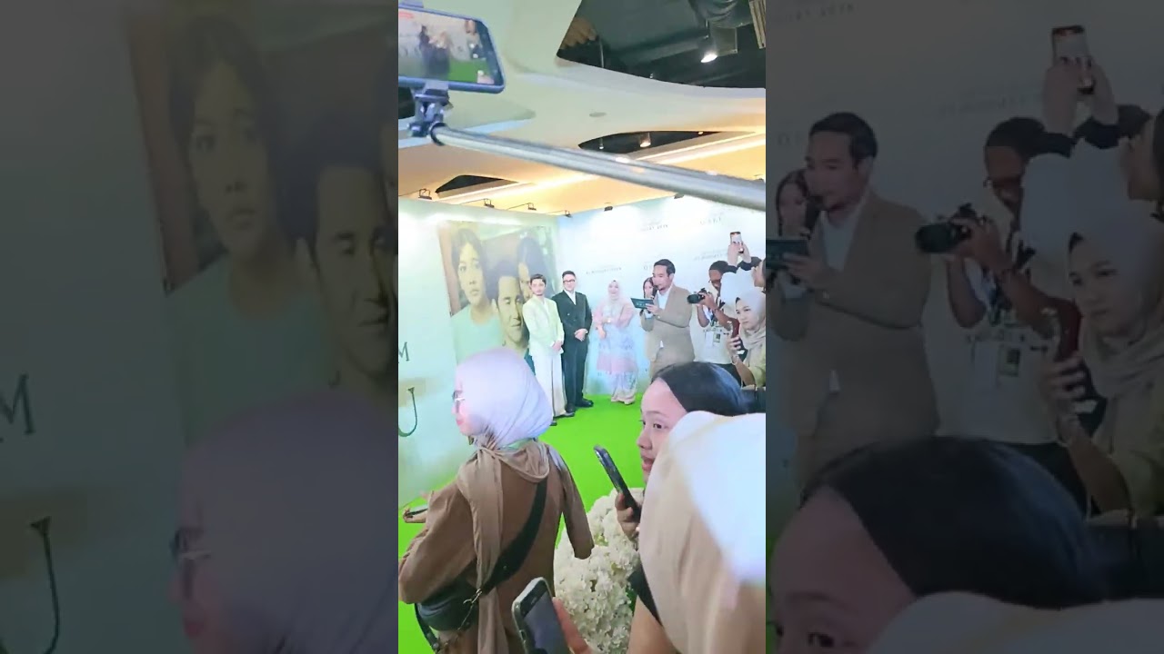 LIVE GREEN CARPET GALA PREMIERE FILM HANYA NAMAMU DALAM DOAKU BY PRODUKSI 