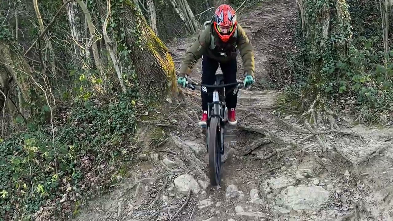 Few clips put together from winter rides in different spots #mtb #mtbgopro #downhillmtb #giantbikes 