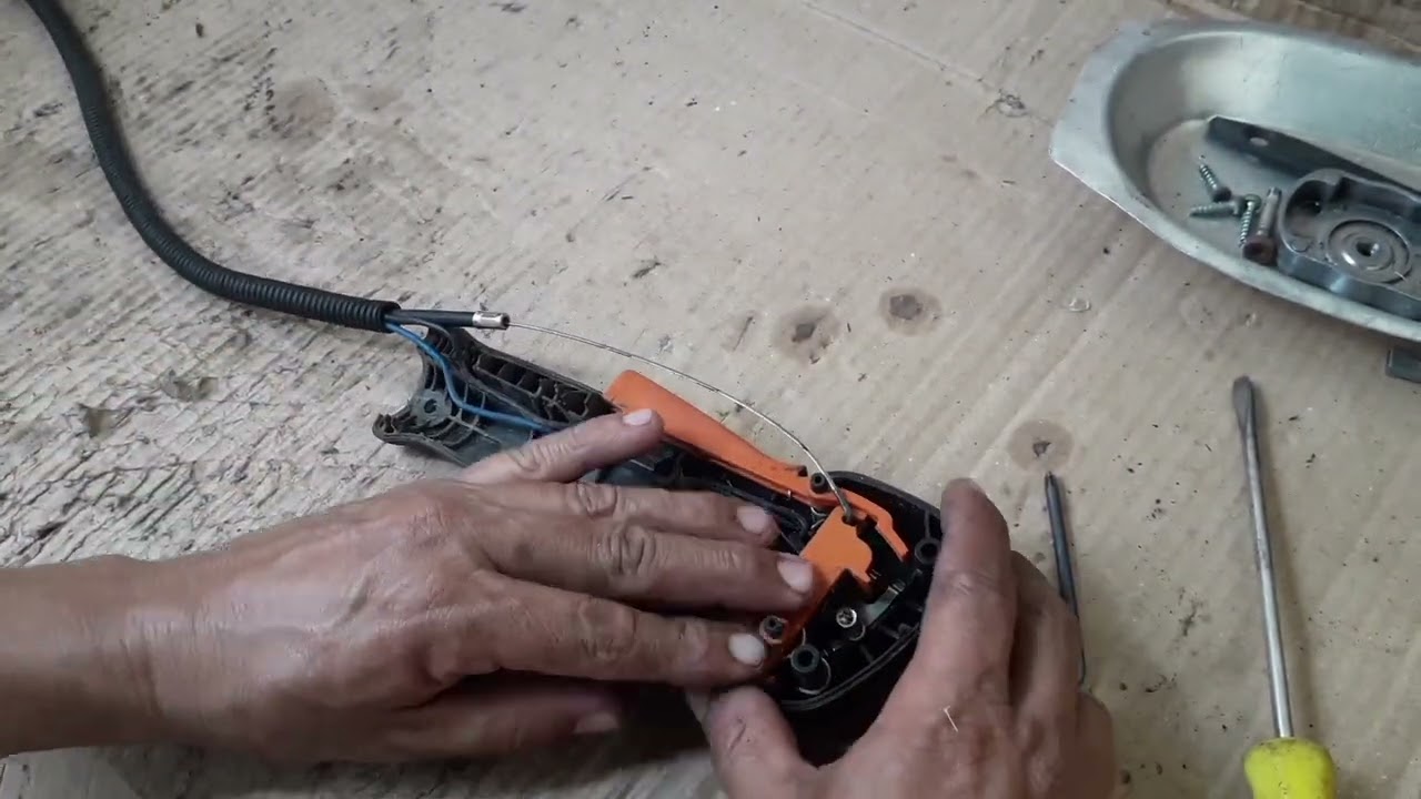 roçadeira 220 da stihl com cabo acelerador danificado/como fazer atroca!
