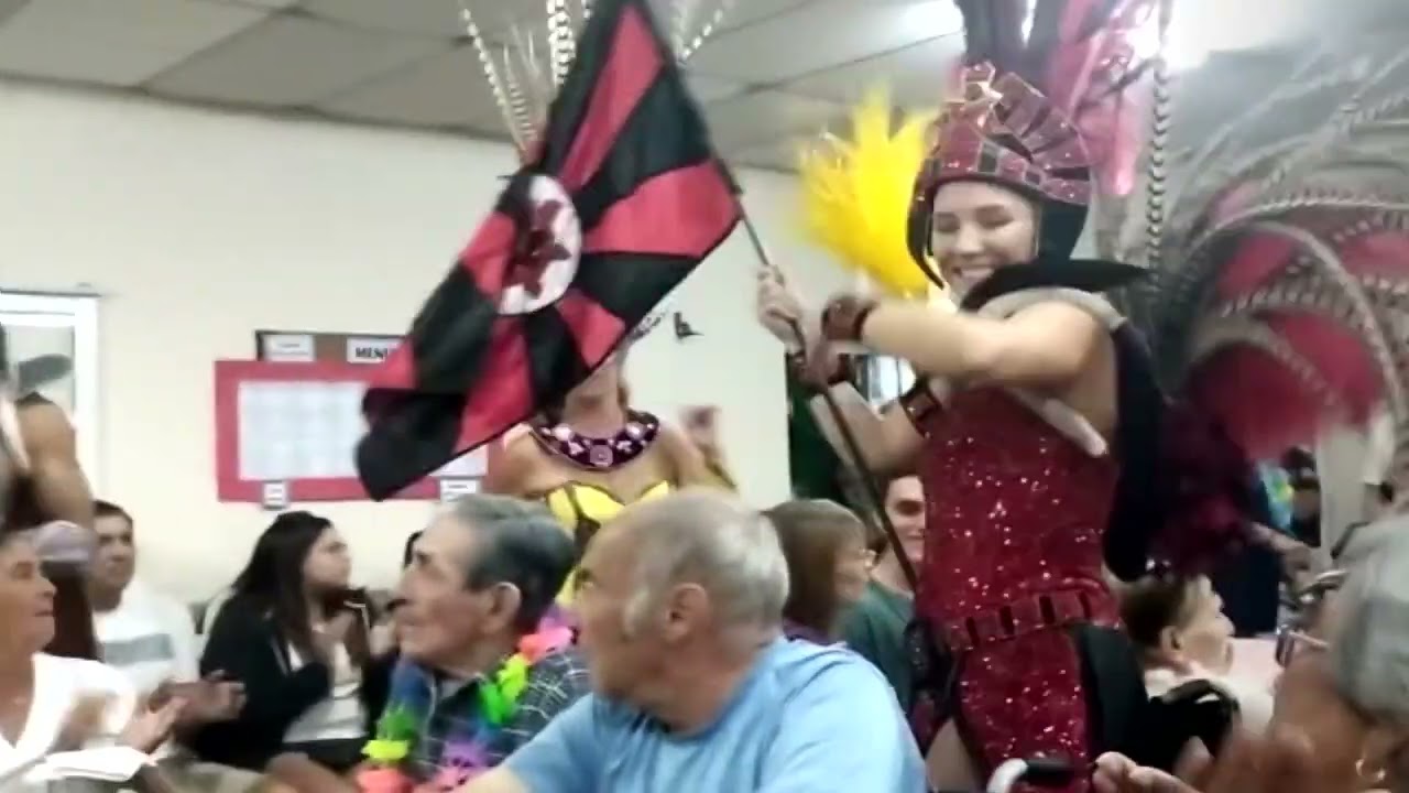 CARNAVAL EN EL HOGAR DE ABUELOS
