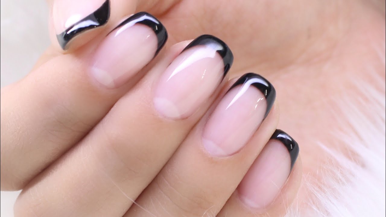 How to: BLACK FRENCH TIP