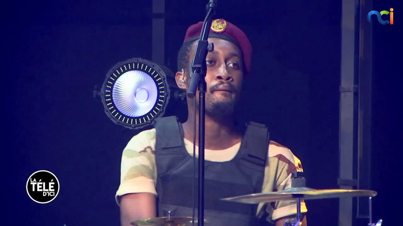 Elysée Song (ex-batteur de DJ Arafat) en freestyle dans La Télé d'Ici