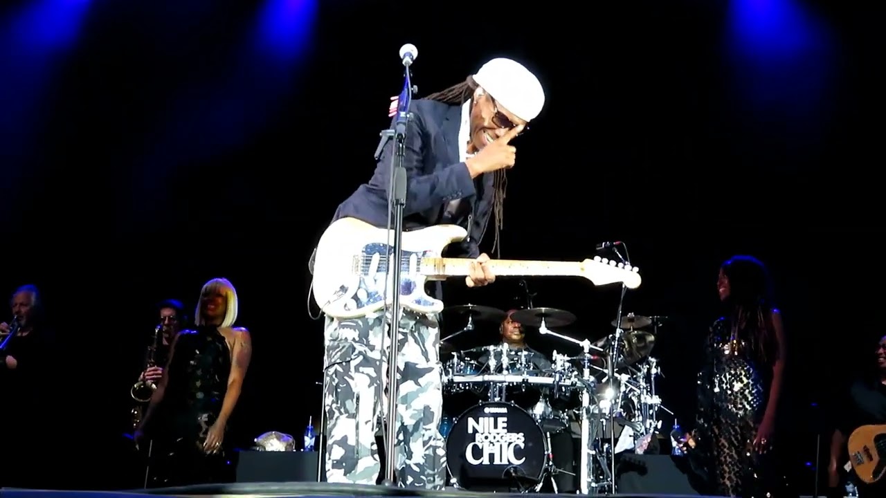 Arena 5, Brussels | 6.7.2022 | 06 | Introduction of the band &middot; Leaving the stage