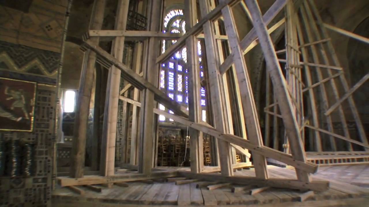 Église Saint Julien de Domfront Normandie France (version Français)