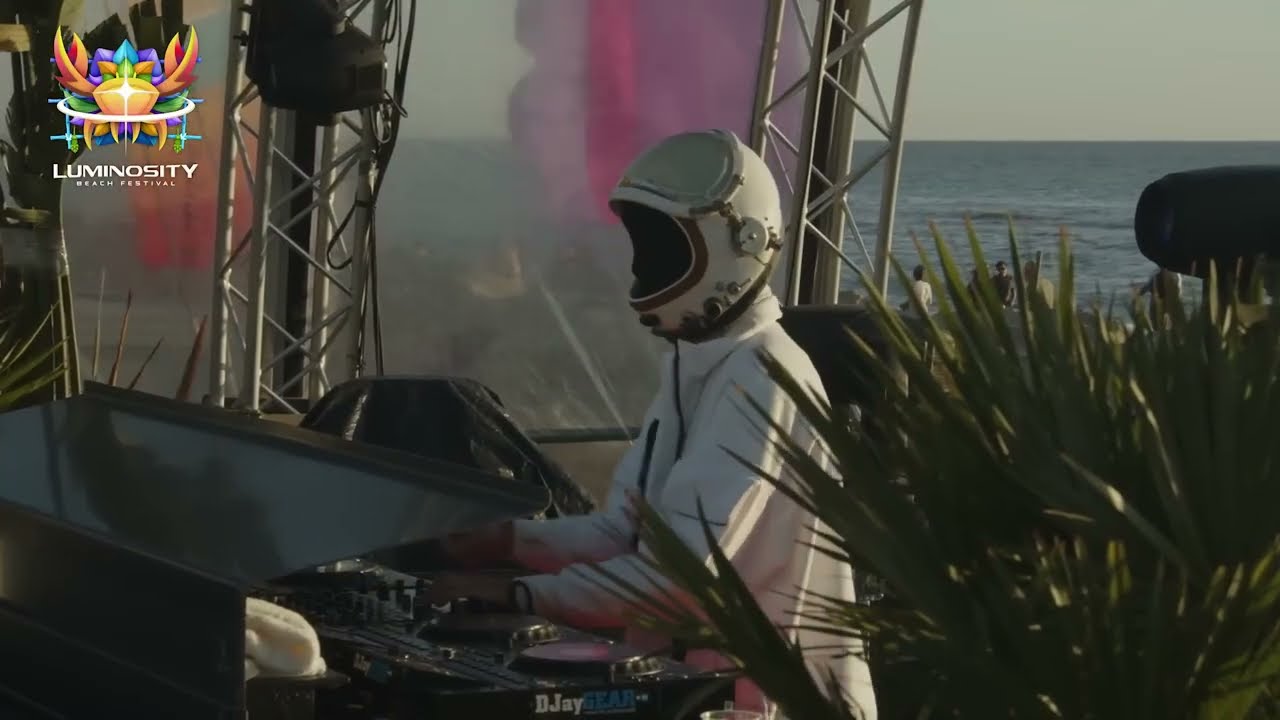 The Rocketman - LIVE @ Luminosity Beach