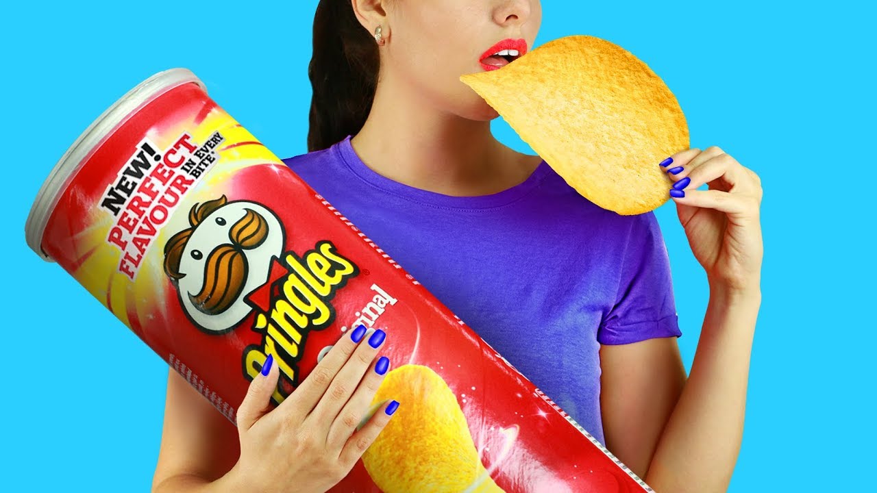 XXL Snacks vs Mini Snacks / 10 Lustige Streiche!
