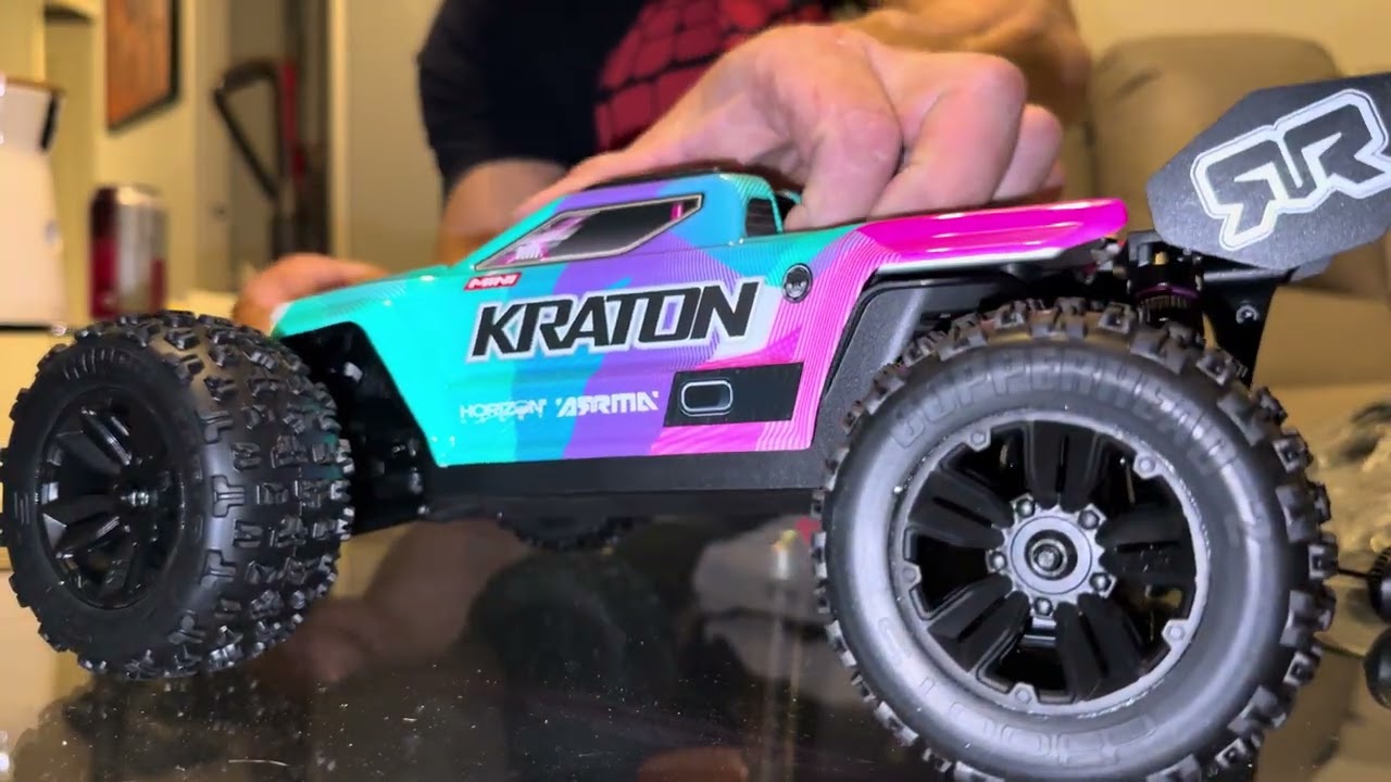 Mini Kraton Unboxing – Is This the Ultimate Mini Basher