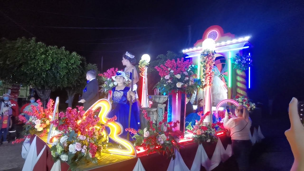 Finalizando fiestas patronales de JUAYUA procesion del CRISTO NEGRO carroza de reinas 2022 cuetes