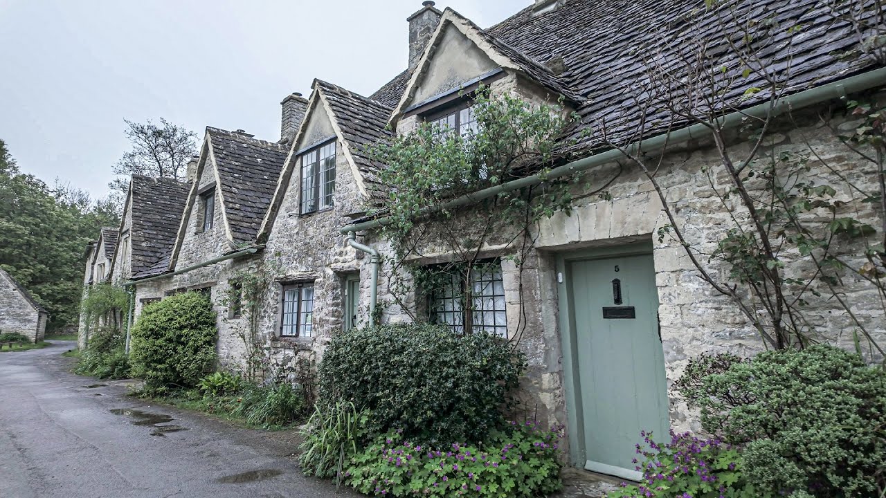 A very unusual situation in Bibury