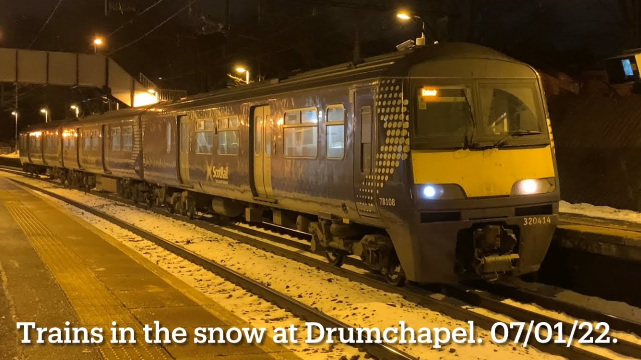 Trains in the snow at Drumchapel. 07/01/21.