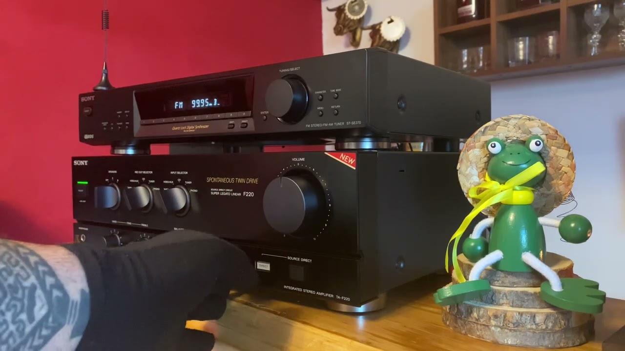 SONY TA-F220 Integrated Stereo Amplifier & SONY ST-SE370 FM-AM Stereo Tuner