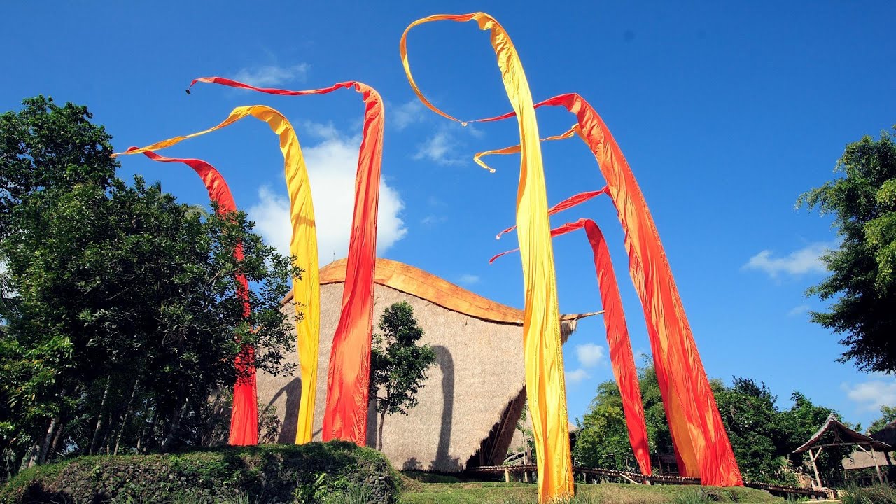 DestinAsian - A Look Inside John Hardy Jewelry