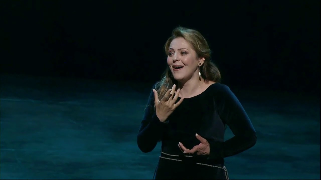 Maria Agresta, Cassandre Berthon