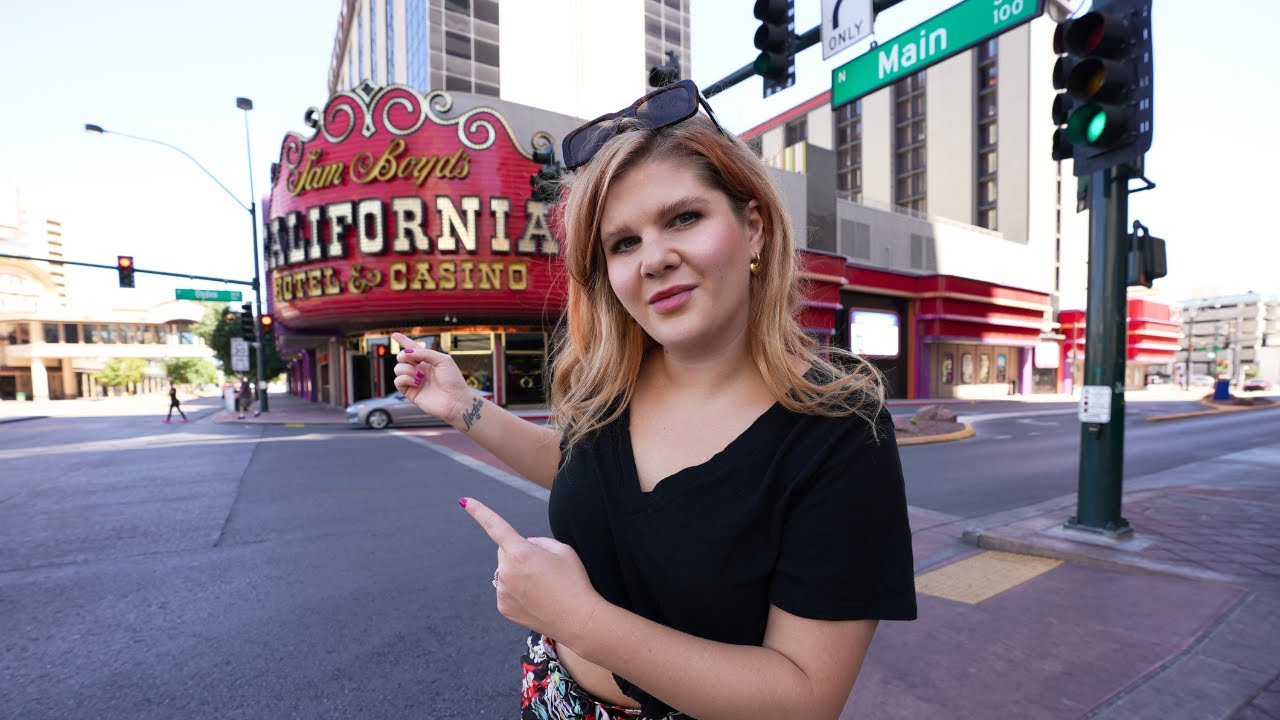 Я остановился в отеле California в центре Лас-Вегаса!