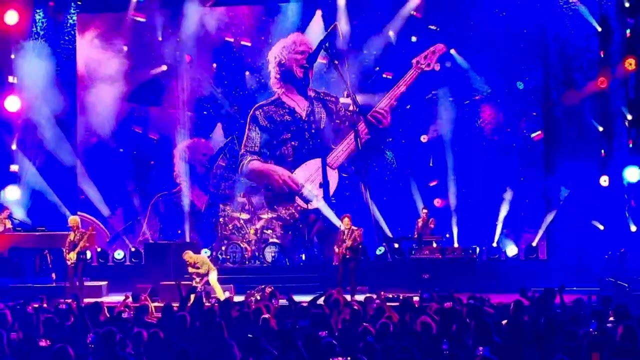Arnel Pineda Live, “Don’t Stop Believing,” with the band Journey.  One of his 1000 good nights.