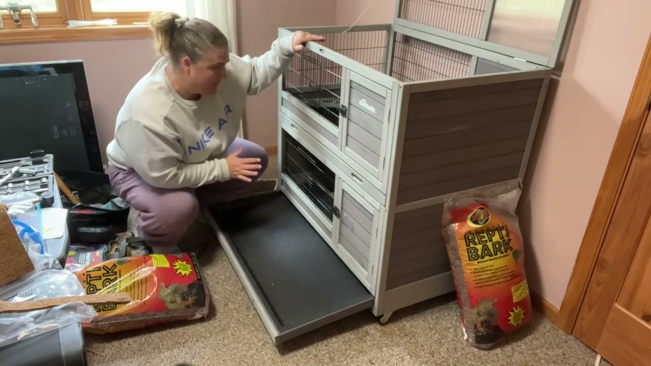 Tortoises get a new AIVITUVIN animal or reptile hutch, help me put it together...