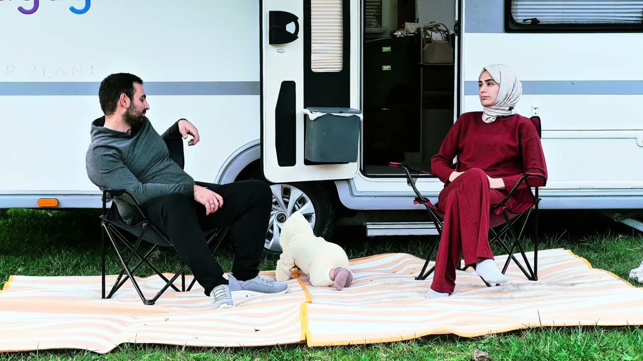 Tesla & Karavan Camping (ASMR)