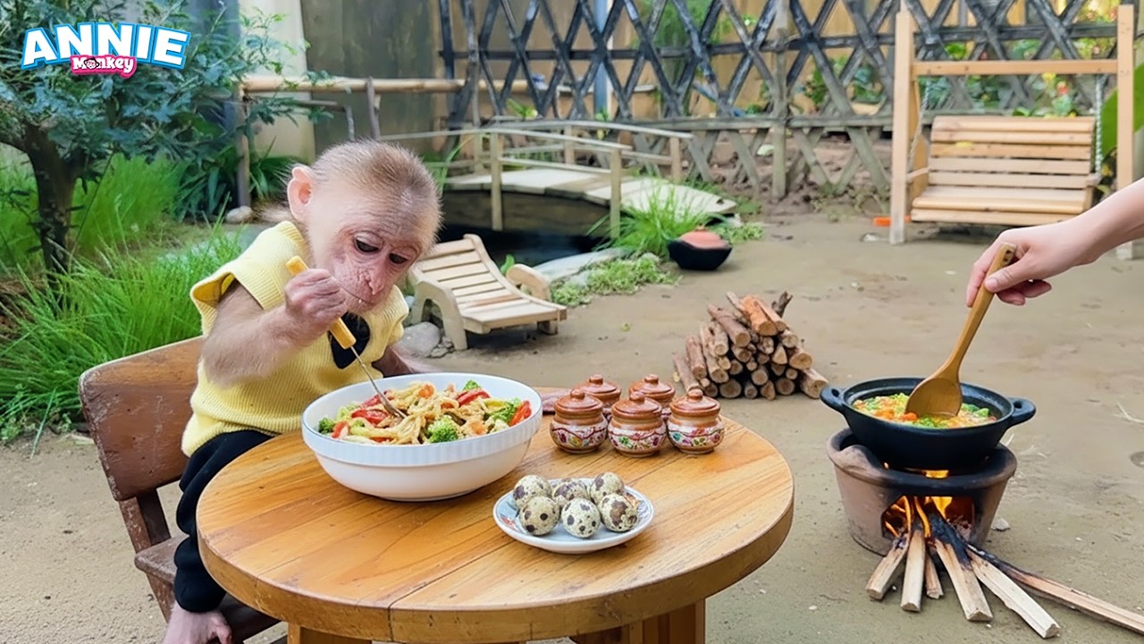 The smart monkey Annie helps her father harvest fruit on the farm and cook breakfast
