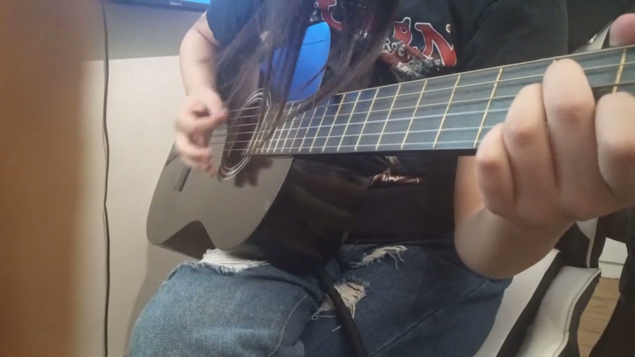 Blue cover en guitarra clasica de Billie Eilish (primera parte de la canción)