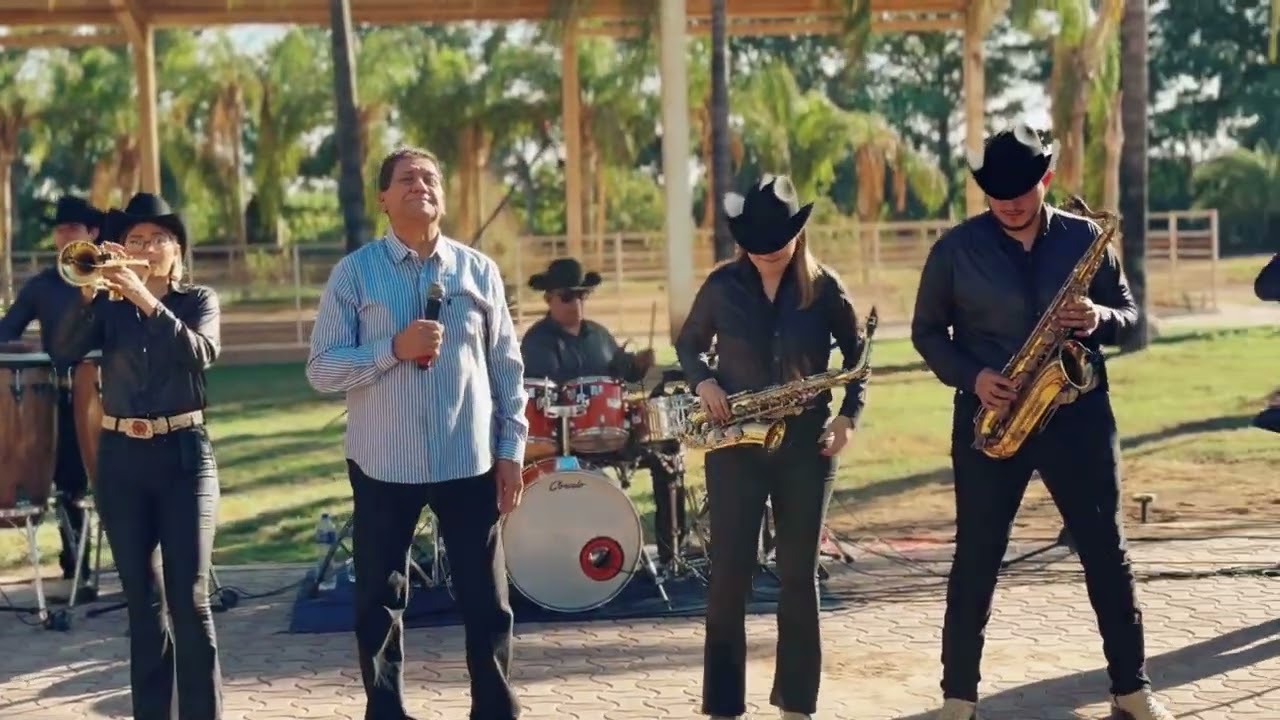 LA NEGRA SACRAMENTO - GRUPO LA TROMBA FT CHEMA CAMARGO EN VIVO
