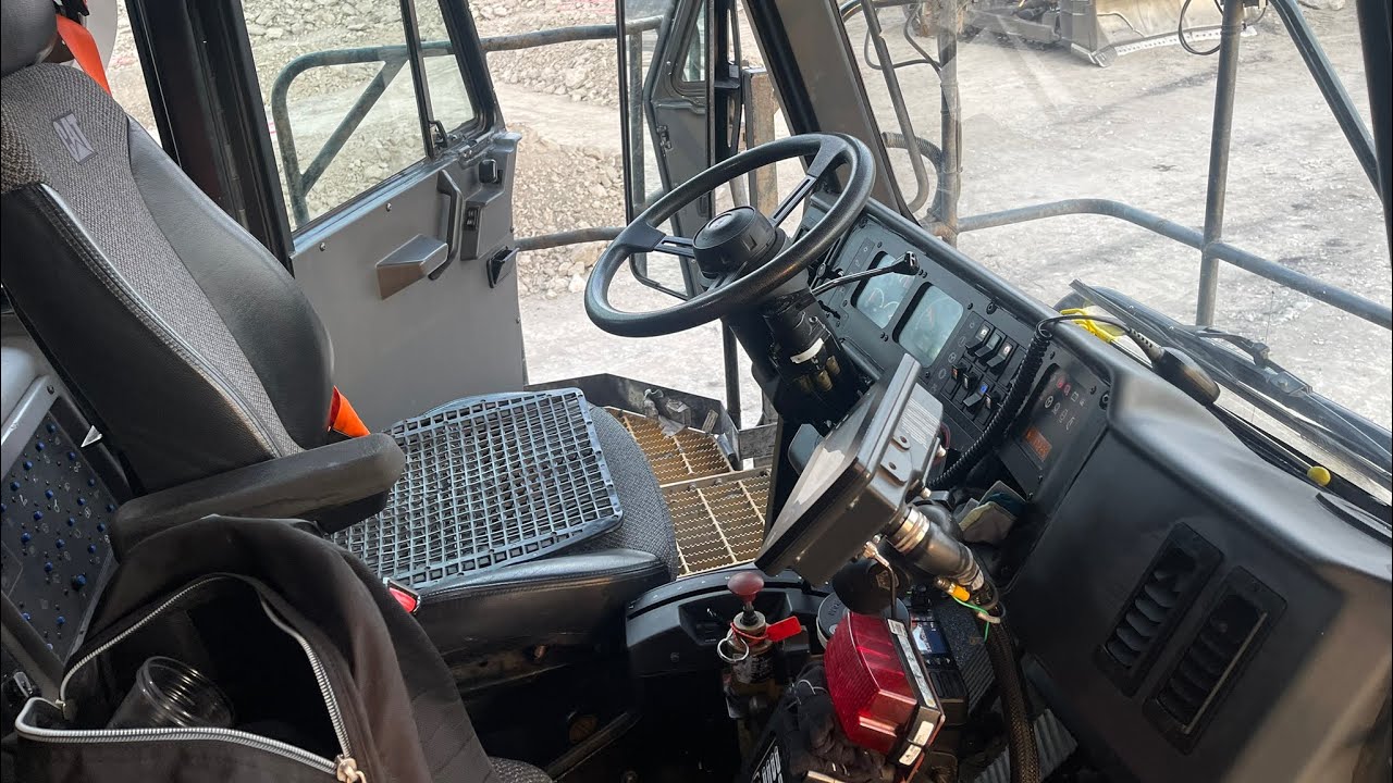 Reconoce e Identifica los interruptores del Cat 777D