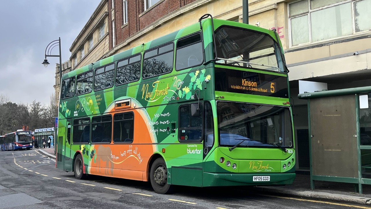 Beast! Morebus 1828 HF05 GGO | ZF €3 Volvo B7TL - Idle Loop