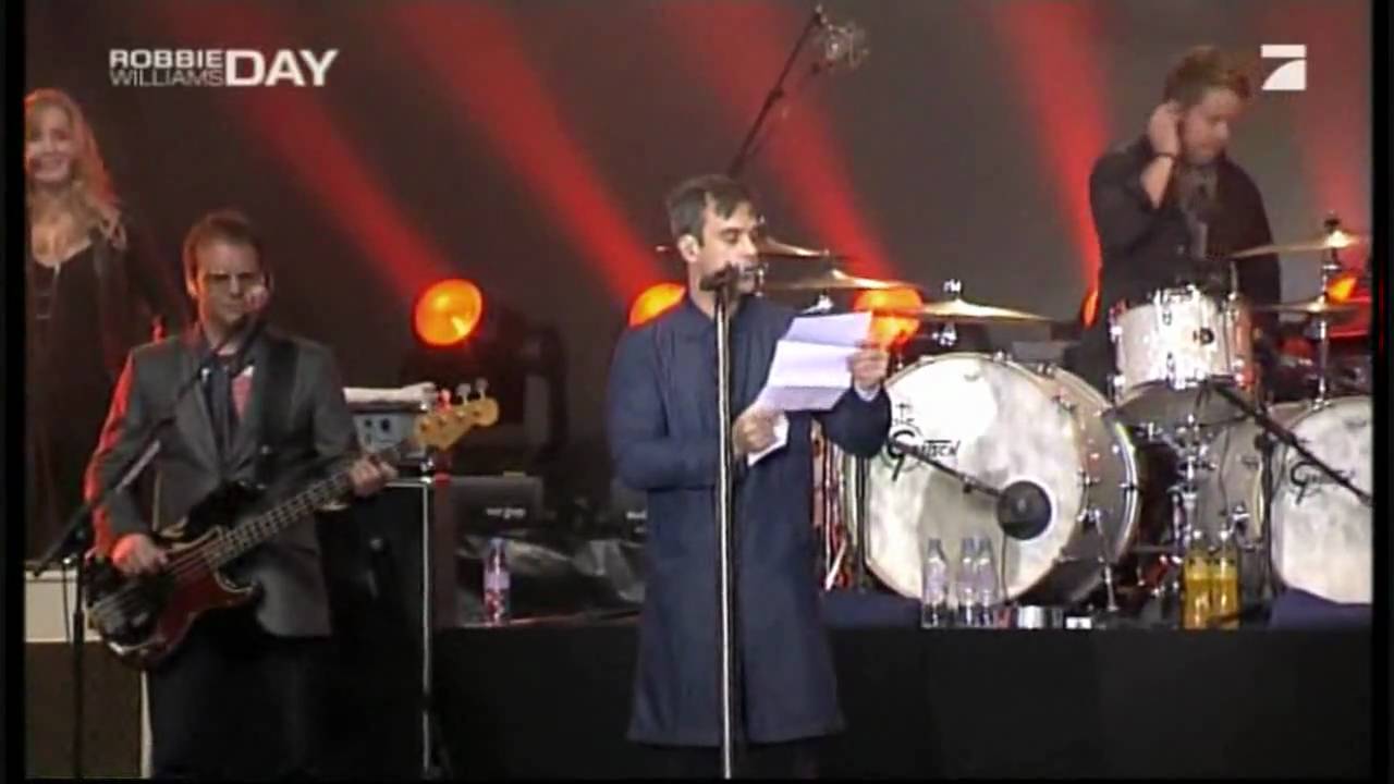 Robbie Williams - Starstruck (Live in Berlin 2009)