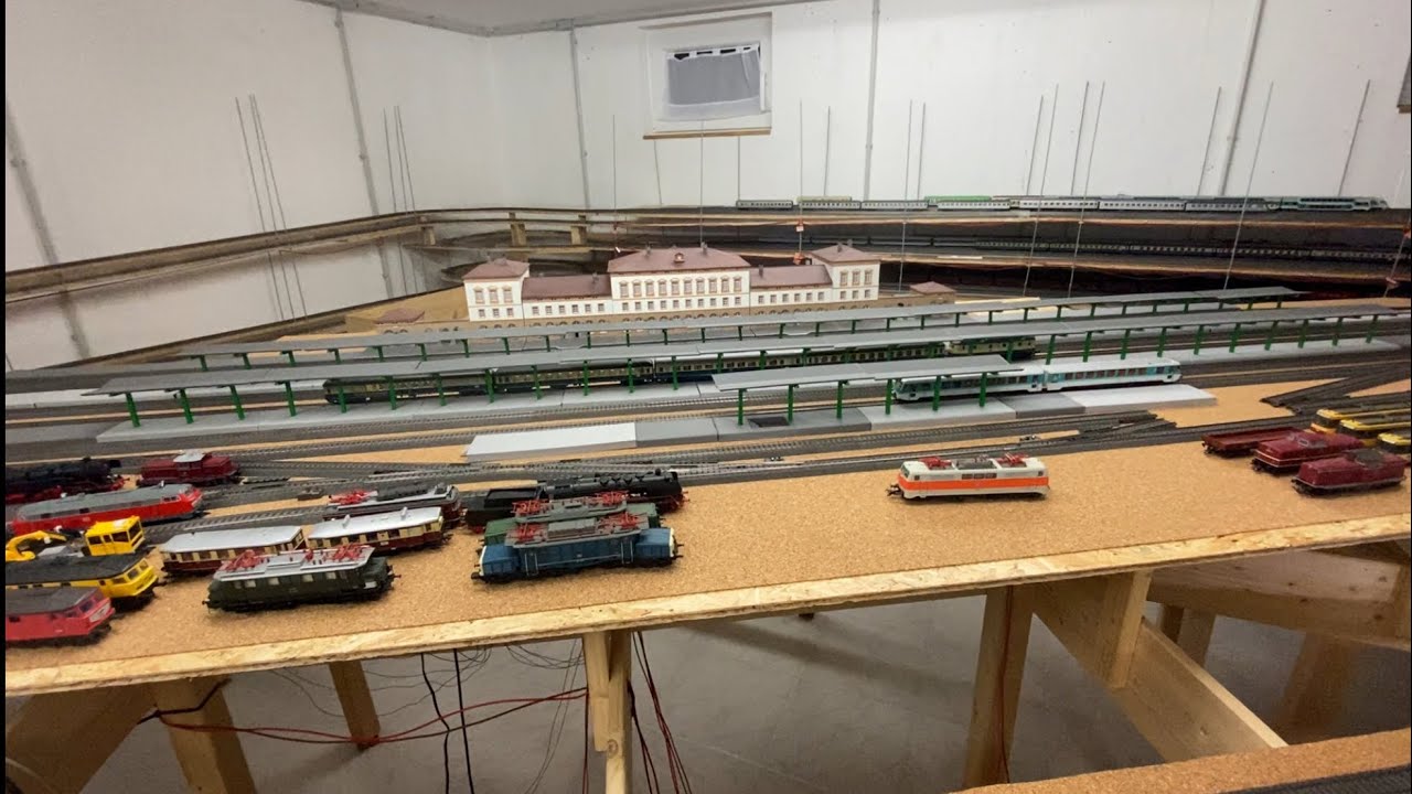 #00024 S badisch Bähnle Viele graue Kabel an S88 Modulen und der Großherzog von Baden 😅