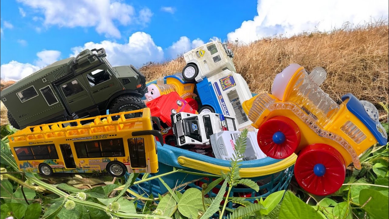 I FOUND TRACK RC AND I SAW MANY CARS, POLICE CAR, FIRE TRUCK, BUS TAYO, AMBULANCE AND THOMAS