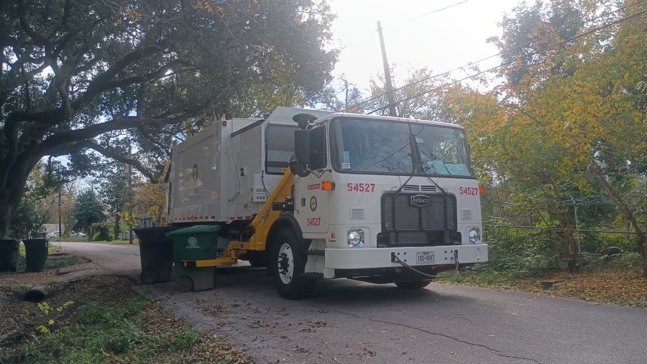Brand new  Autocar python on recycling 54527