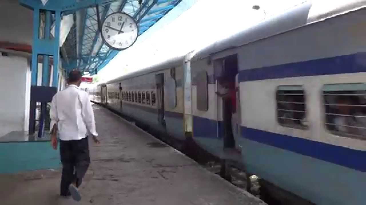 Sant Kabir Dham Express in a good mood at Atgaon