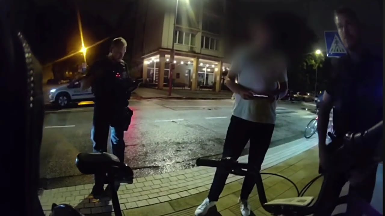 Vulgárne nadával policajtom, bizarná nehoda a rýchly zásah a ďalšie pozitívne testy - Denníky 08-25