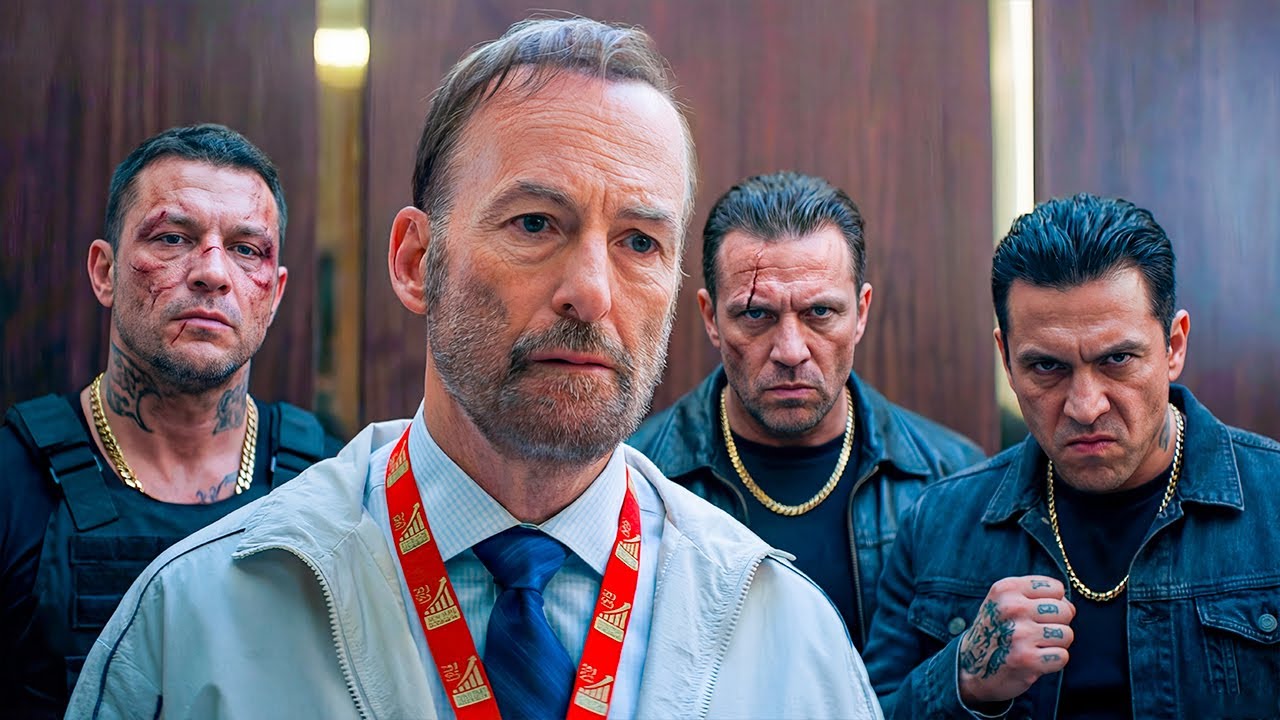 【映画紹介】ギャングが観光客を排除しようとするが、彼が秘密任務中の冷酷な政府暗殺者だとは知らない。