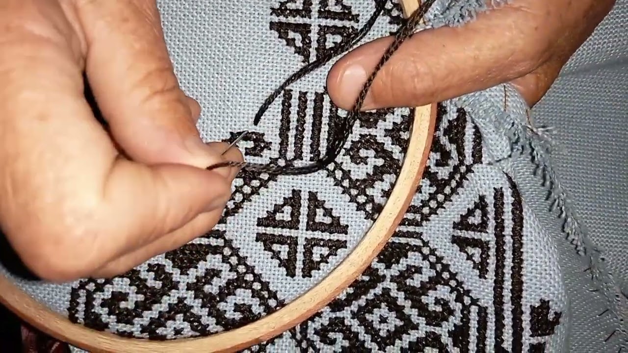 آموزش قشنگترین بالشت هزارگی گراف دست دوزی لطفاً ماره حمایت کنید دوستای عزیز
