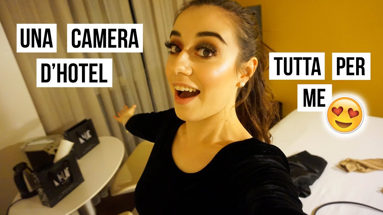 PRIMA VOLTA IN HOTEL DA SOLA 😍 | VLOG 01/11/18