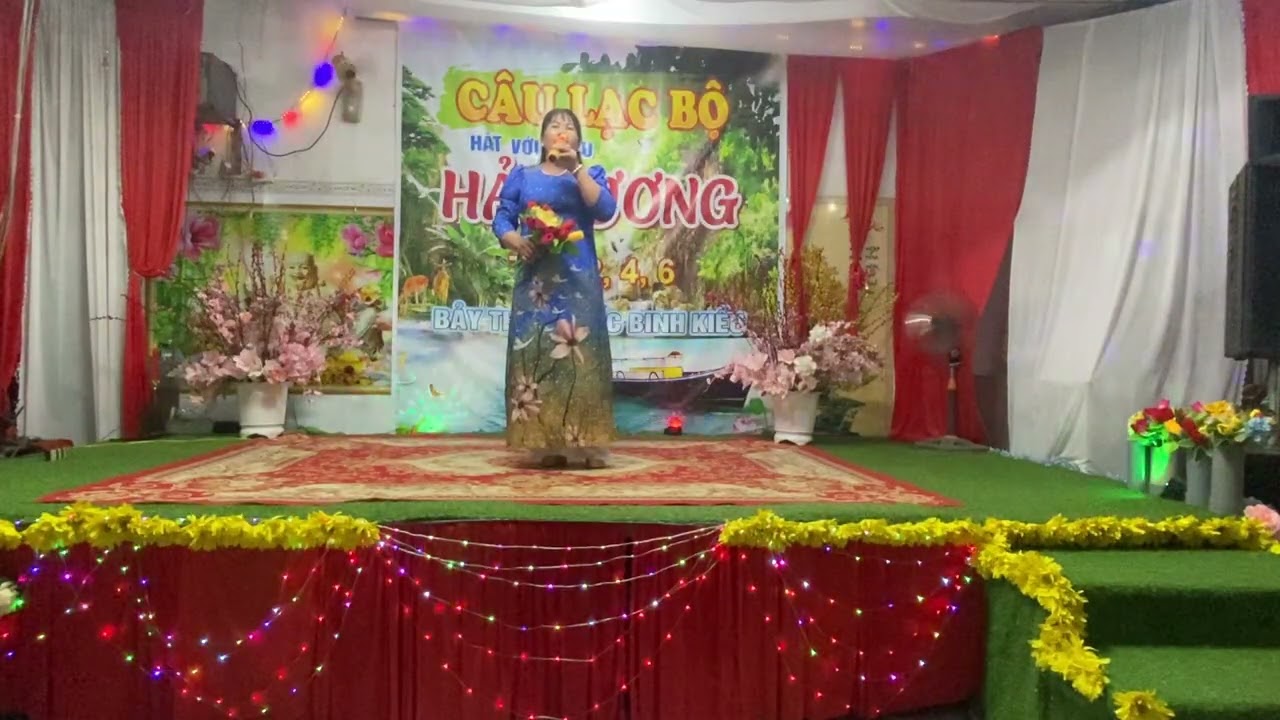 Ca nhạc người em Xóm đạo. Trình bày chị Hường