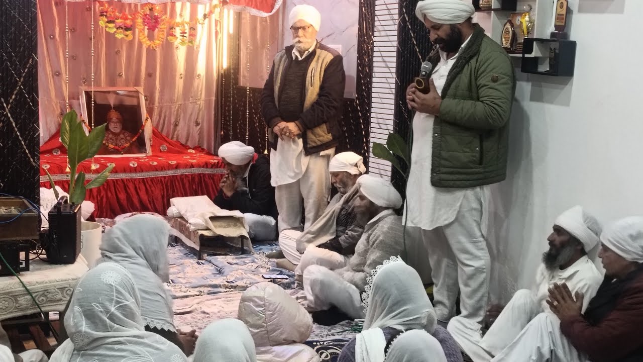 HAR SANGAT AKHNOOR SATSANG KOTGARI AJEET RAJ  DE KA VANI MANJEET SINGH 
