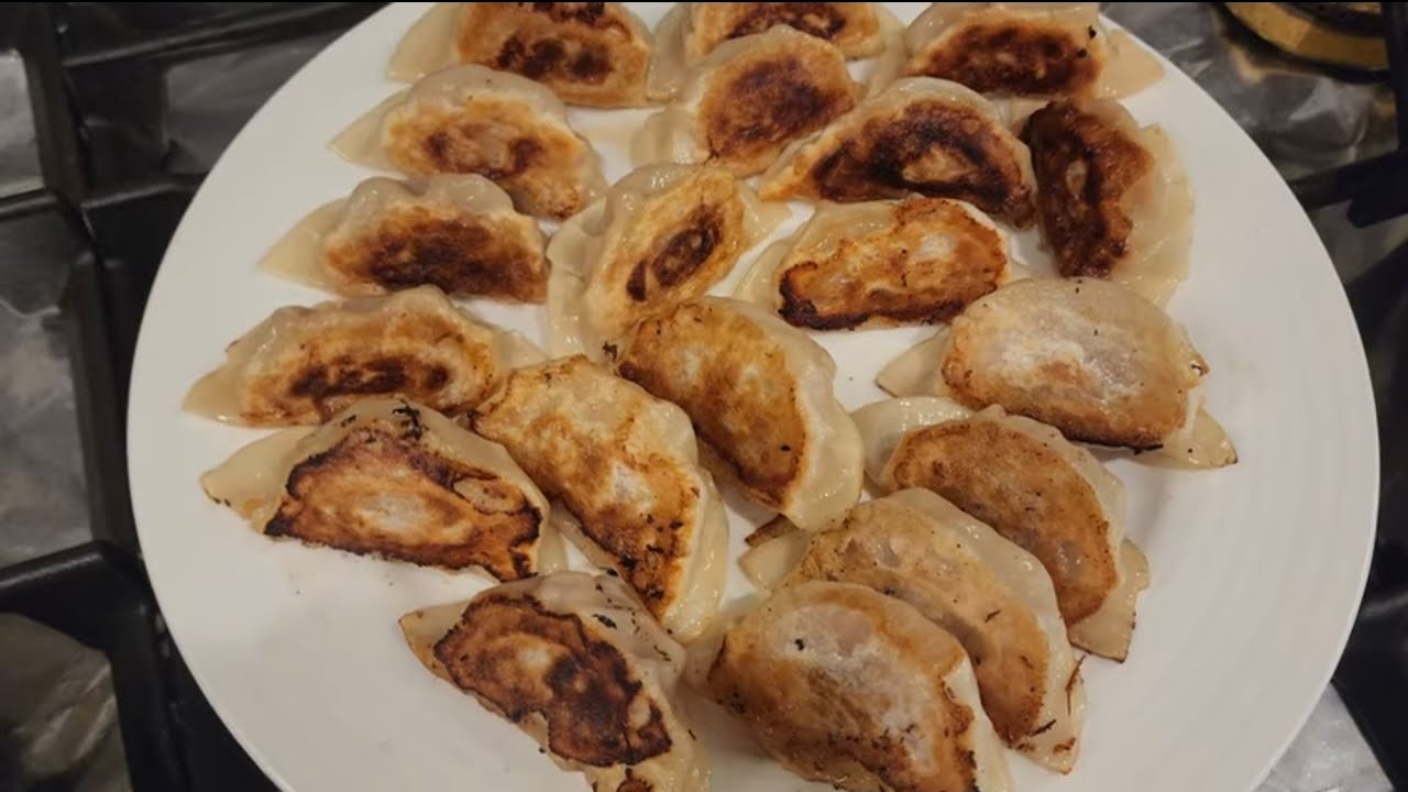 Cooking Gyozas from frozen on a Lodge cast iron skillet